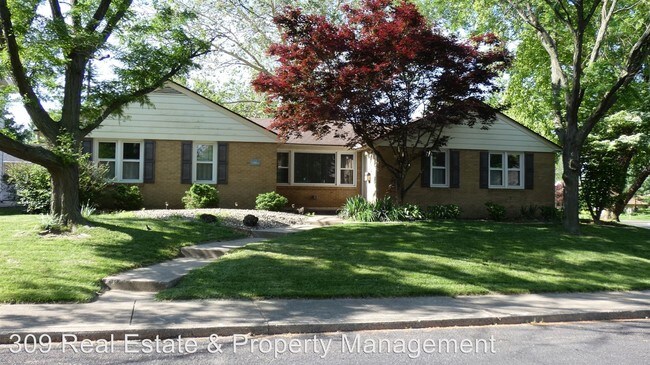 Building Photo - 4 br, 3 bath House - 322 W. Hollyridge Circle