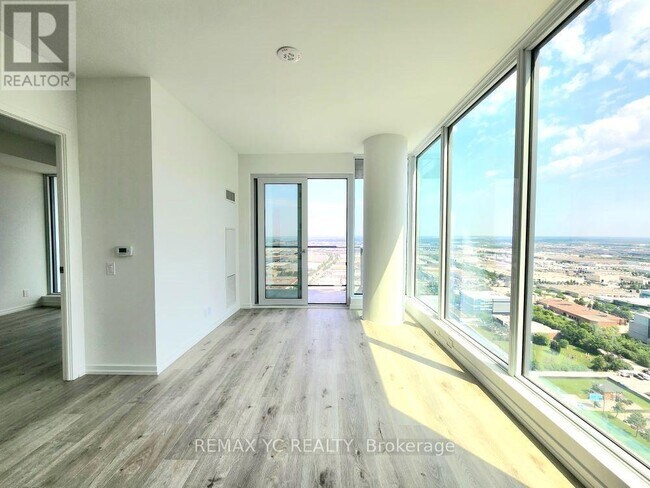 Photo du bâtiment - 1000 Portage Pkwy