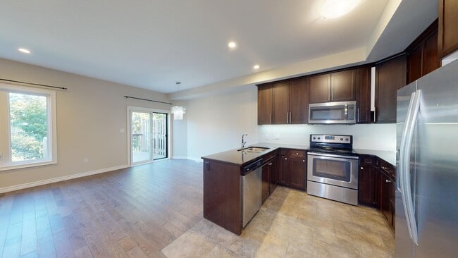 Building Photo - SPACIOUS AND MODERN THREE BEDROOM ON BLACKWATER RD