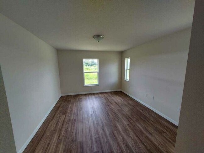 Building Photo - BARNS-120 N CUNNINGHAM AVE