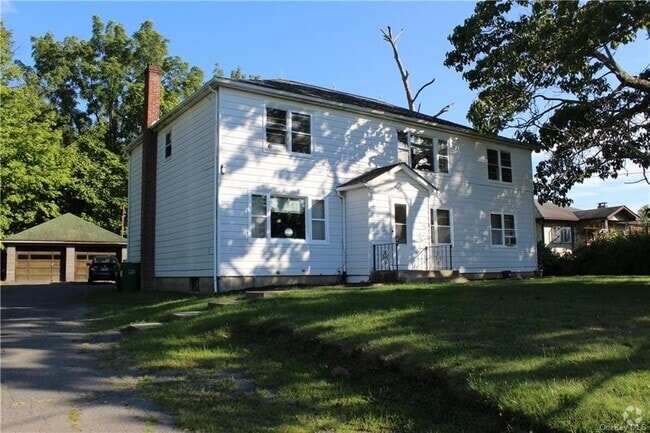 Building Photo - 244 Vineyard Ave