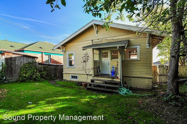 Building Photo - 2 br, 1 bath House - 3207 37th Ave SW
