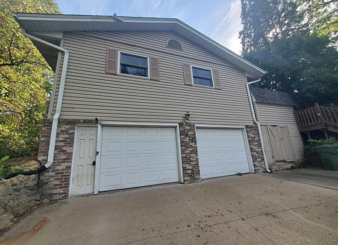 Foto del edificio - 1637 Harrison Dr