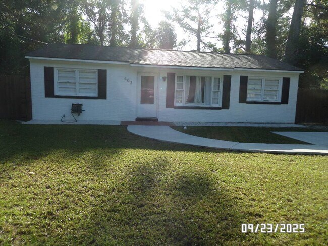 Foto del edificio - 403 Patton Rd