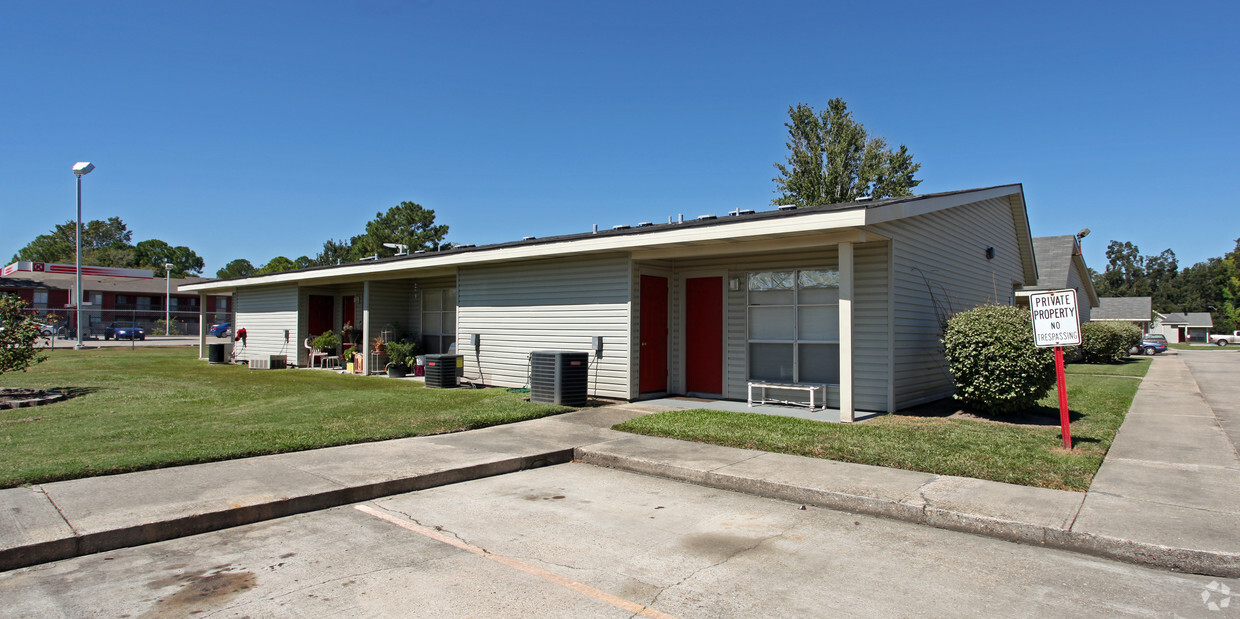 Primary Photo - Sharlo Terrace II Apartments