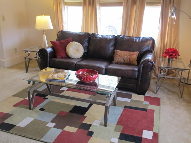 Sala de estar - 326 W 2nd St