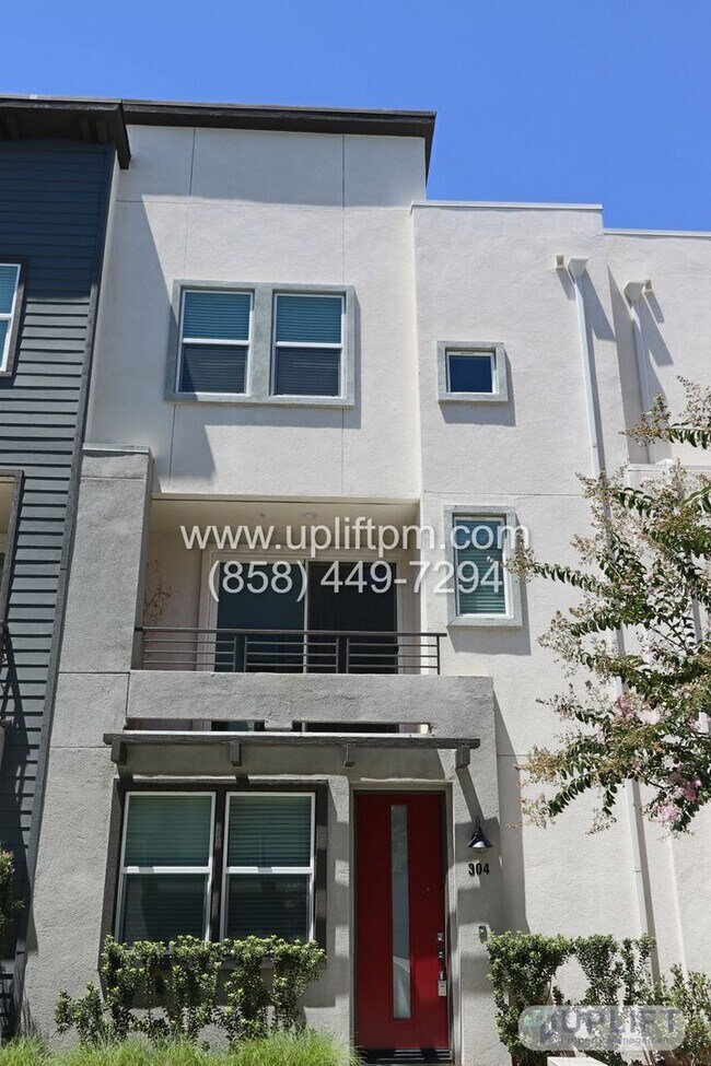 Building Photo - 3 Bedroom, 3.5 bathroom Three story Luxury...