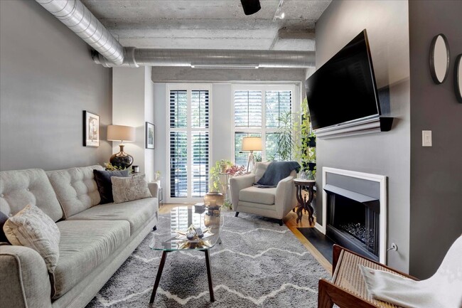 Foto del edificio - 1070 W 15th St