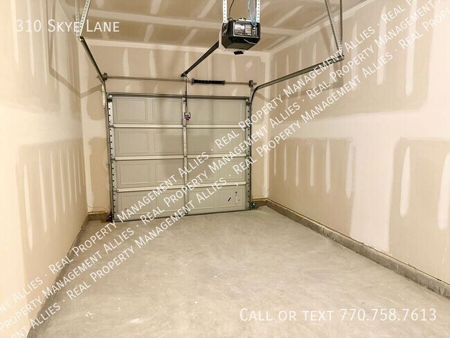 Building Photo - 310 Skye Ln