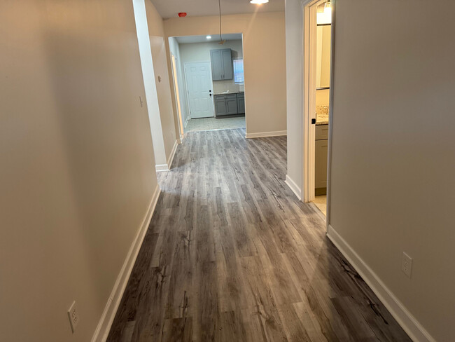 Foto del edificio - Room in House on Campbellton Rd SW