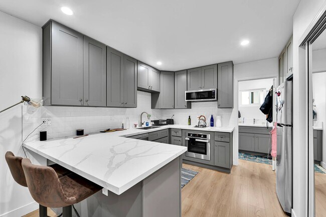 Foto del edificio - 1240 W 29th St