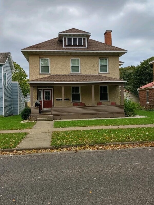 Primary Photo - 304 S Beaumont Rd