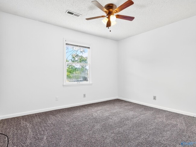 Foto del edificio - 6209 Friar Tuck Dr NW