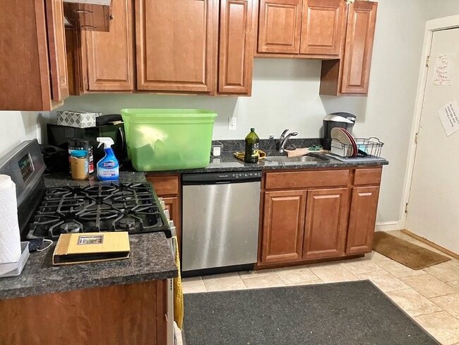 Photo - Available May 1st! Apartment