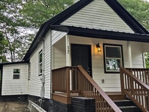 Building Photo - 12 Sargent Farmer St