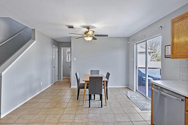 Building Photo - Cozy Kyle Home in a Quiet Community