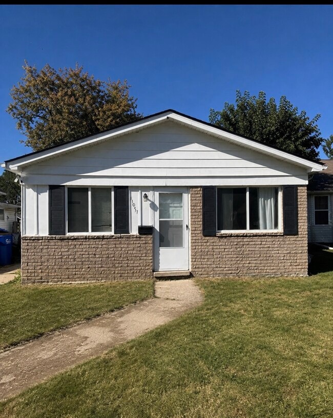 Building Photo - 11051 Studebaker Ave