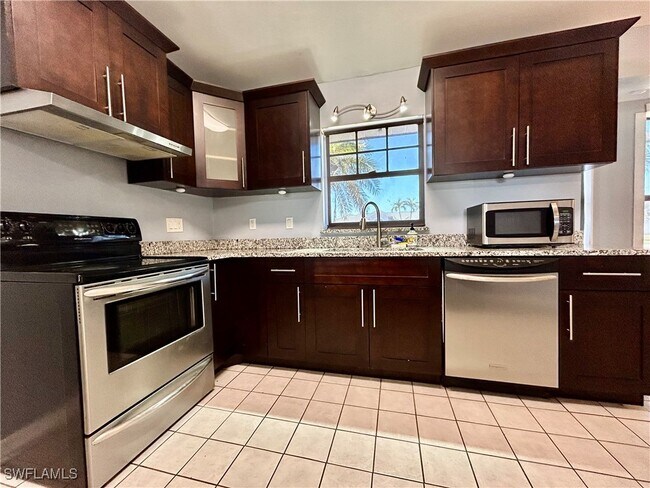 Foto del edificio - 3803 SW 6th Ave