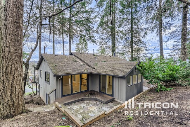 Building Photo - 1250 Hemlock St