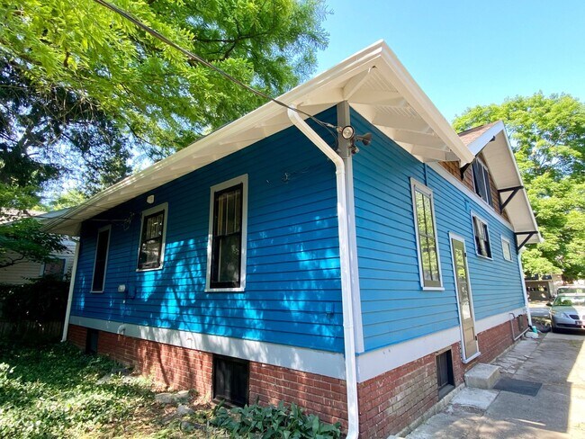 Foto del edificio - 3 Bedroom 1 Bath Spacious House
