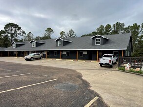 Building Photo - 340 Pan American Dr