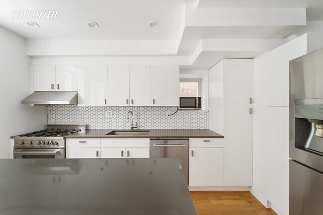 Building Photo - 126 N 1st St