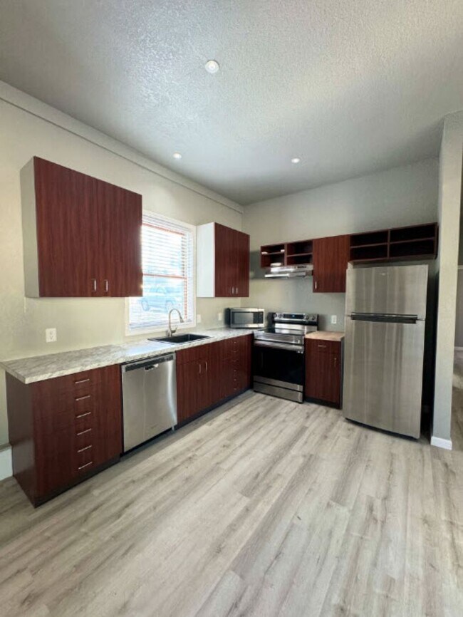 Foto del edificio - Charming Newly Renovated 3 Bedroom, 2 Bath...