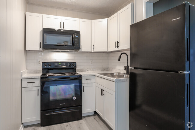 2BR, 1.5BA - 1100SF - Kitchen - Cedar Heights Townhomes