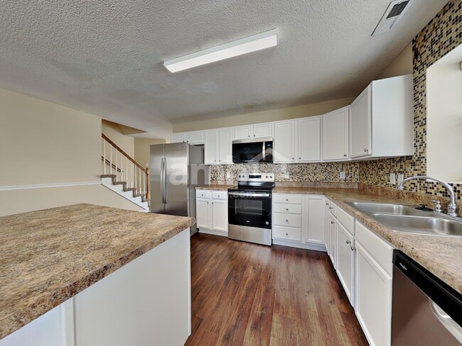 Building Photo - 4924 Lighthouse Ct