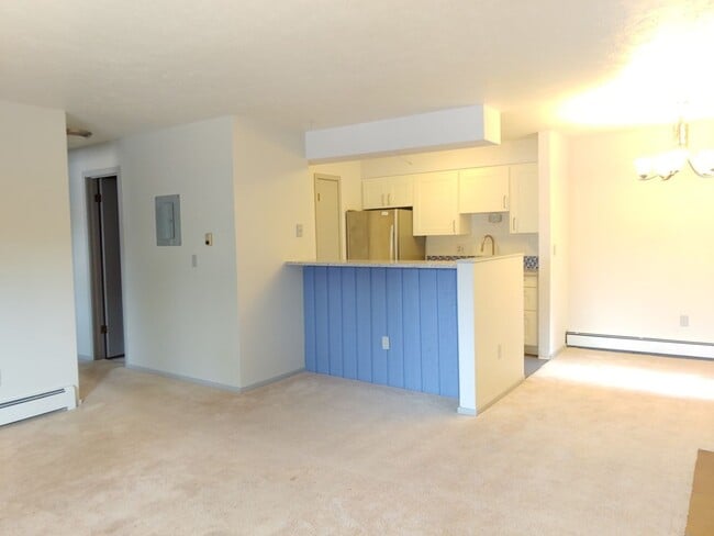 Building Photo - 2800 Kalmia Ave