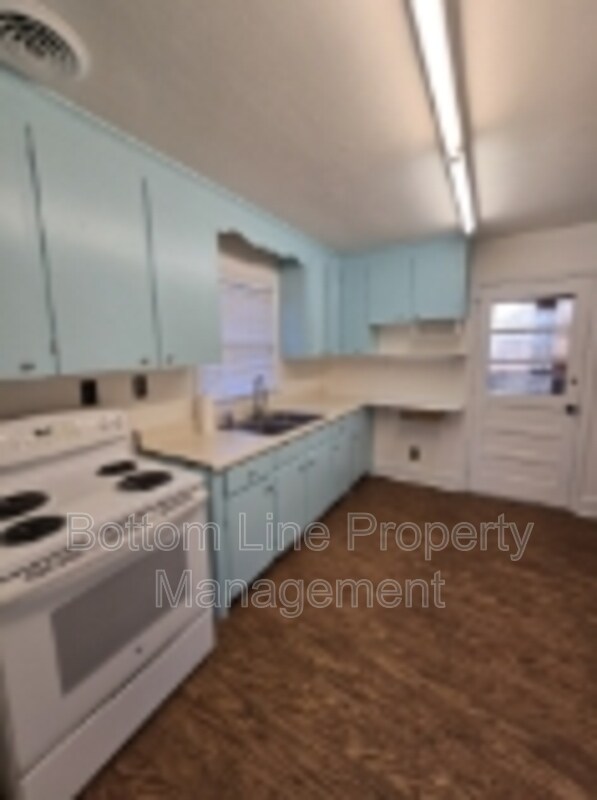 Building Photo - 4120 Leeds Dr