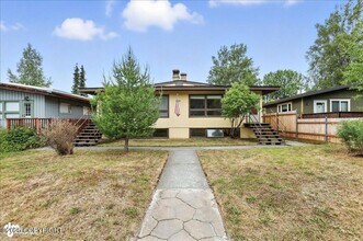 Building Photo - 933 W 20th Ave