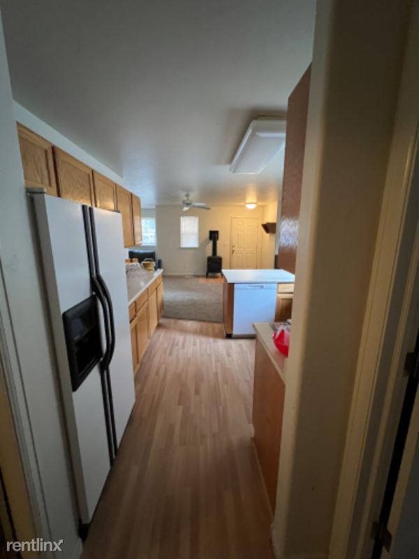 Building Photo - 1 br, 1.5 bath Townhome - 832 Donegan Rd
