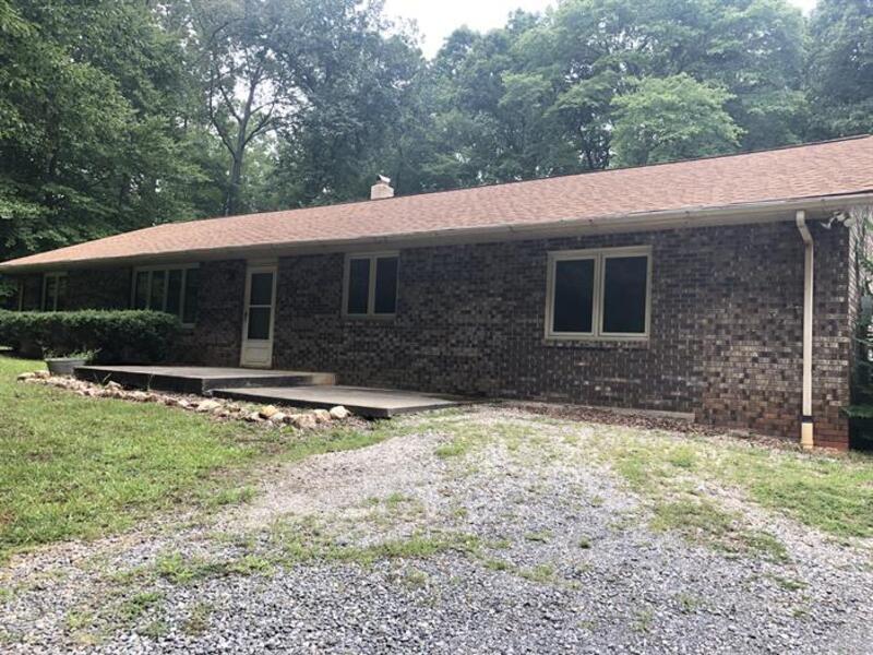 Primary Photo - 5618 Davis Rd