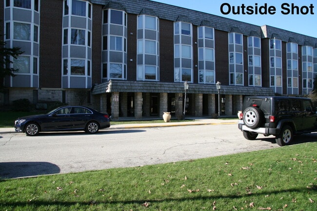 Building Photo - 2500 Windsor Mall