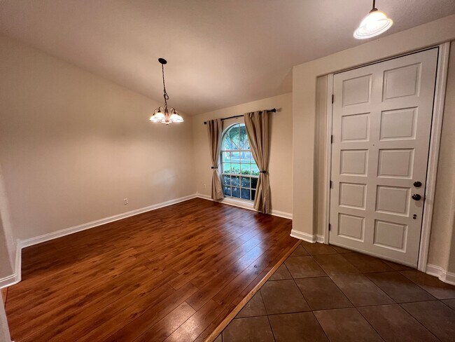 Building Photo - 345 Silver Pine Dr