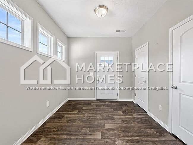 Building Photo - 554 Vining Ln