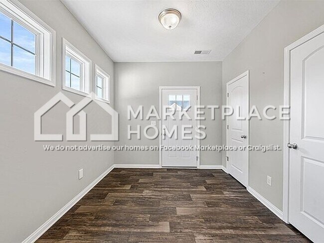 Foto del edificio - 554 Vining Ln