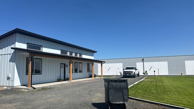 Building Photo - 121 Poplar St