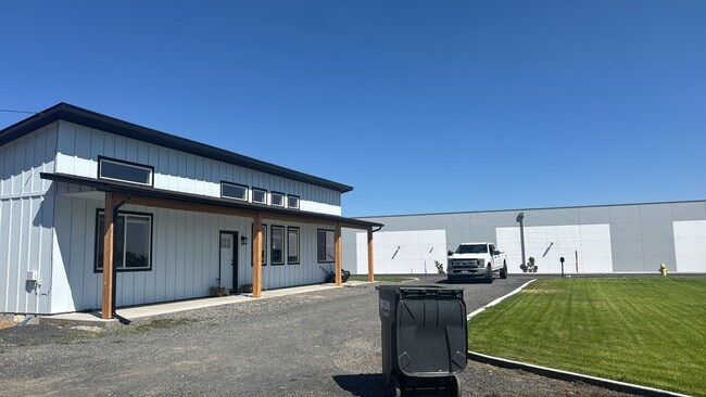 Foto del edificio - 121 Poplar St
