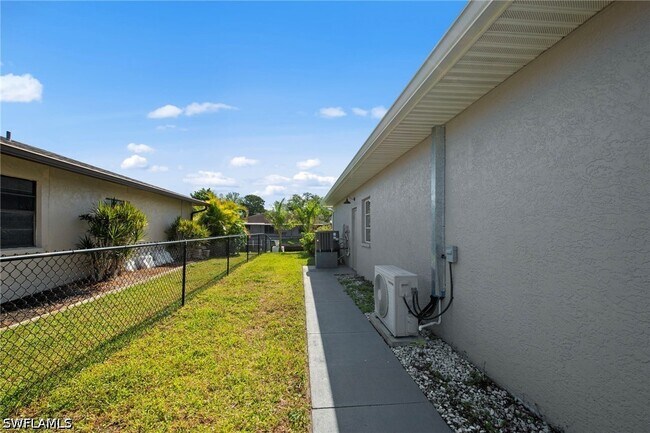 Building Photo - 7195 Reymoor Dr