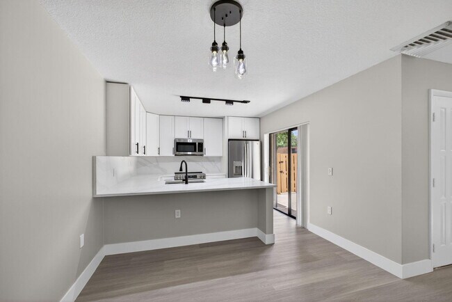 Foto del edificio - 246 Charter Way