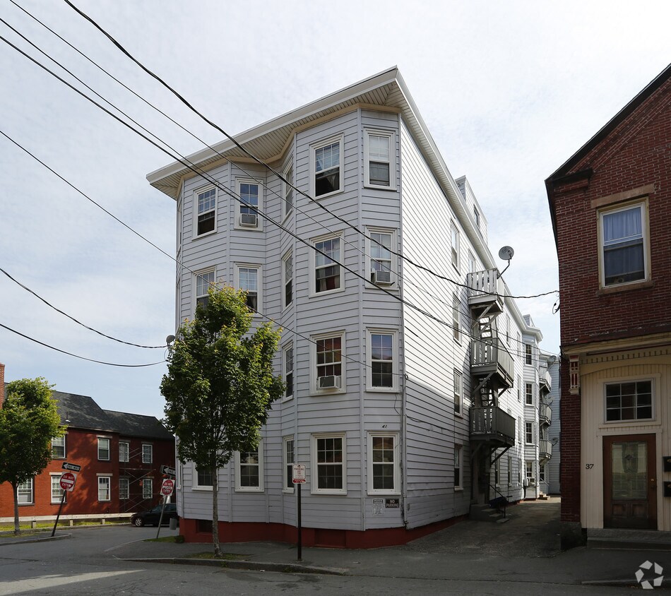 Building Photo - 41 Chestnut St