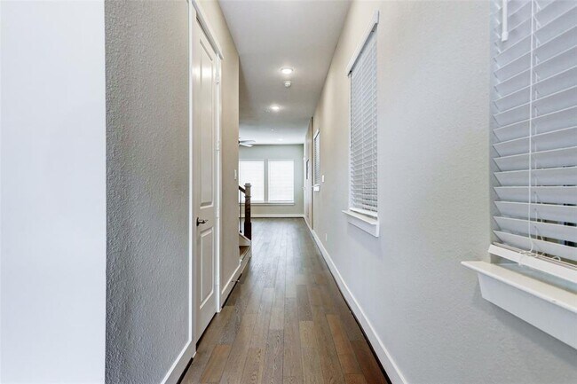 Building Photo - 1519 Biondo Way