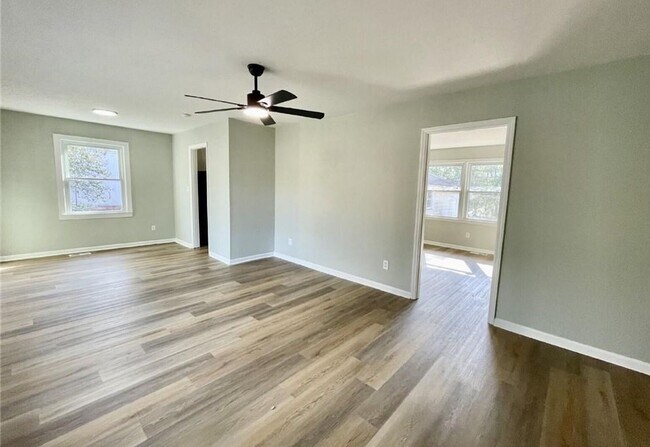 Building Photo - 1514 Roxie Ave