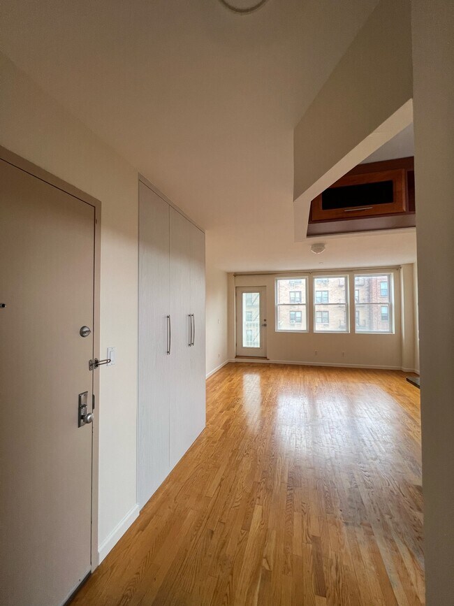 Foto del edificio - 1824 E 17th St