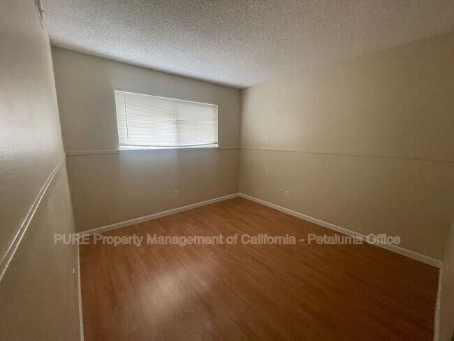 Foto del edificio - 1325 Glenwood Dr