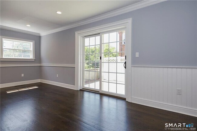 Foto del edificio - 160 E Elm St