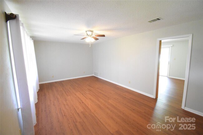 Foto del edificio - 4099 Shenandoah Dr SW