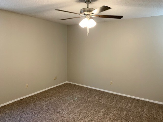Building Photo - 339 S Northpark Ln